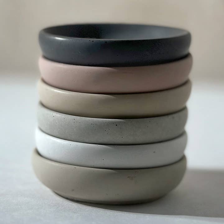 Plateau à bijoux rond pour la vente par Planet Y