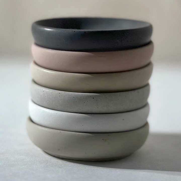 Round jewelry tray for wholesale by Planet Y