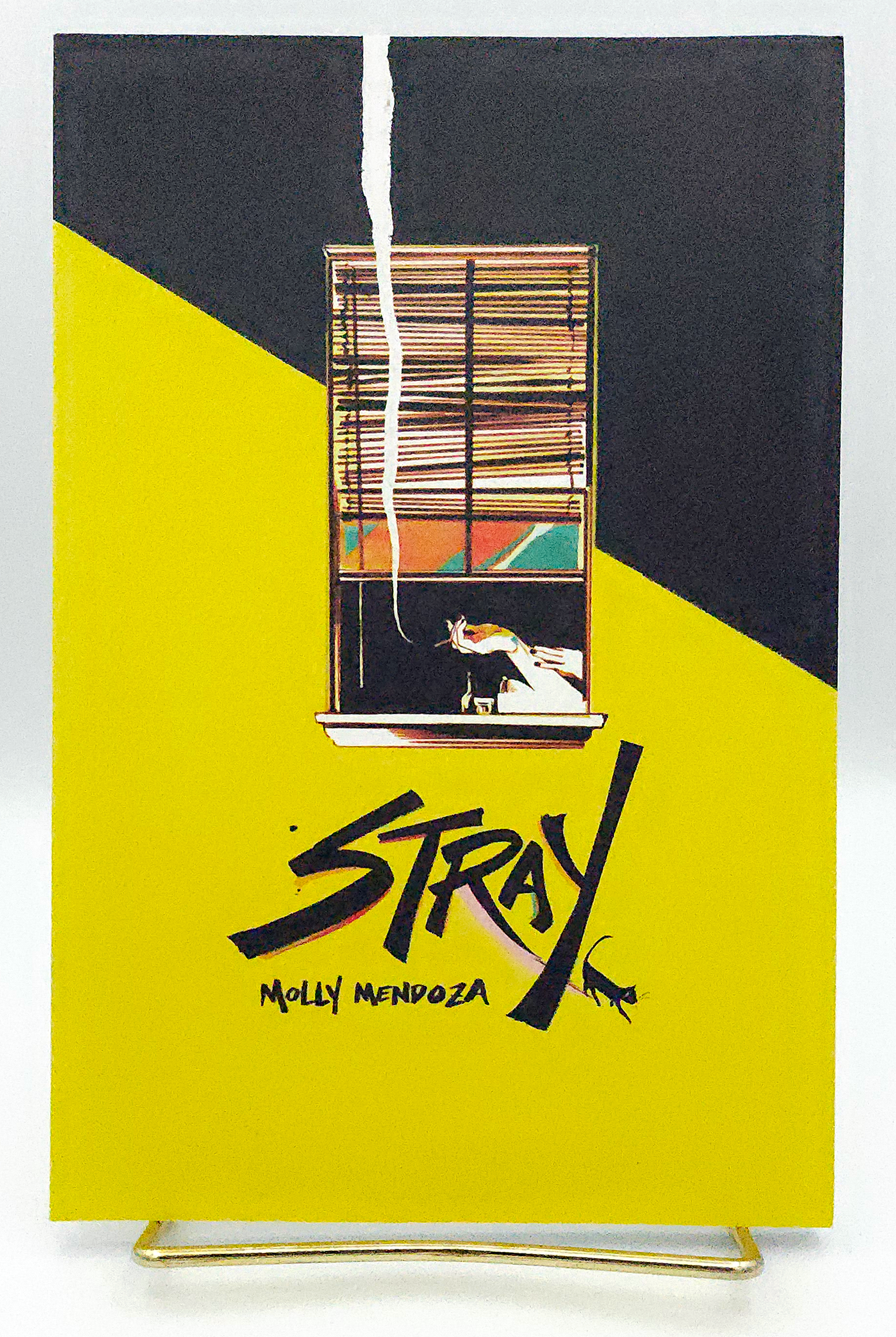 Bulgilhan Press - Wholesale Graphic Novel - Stray by Molly Mendoza3