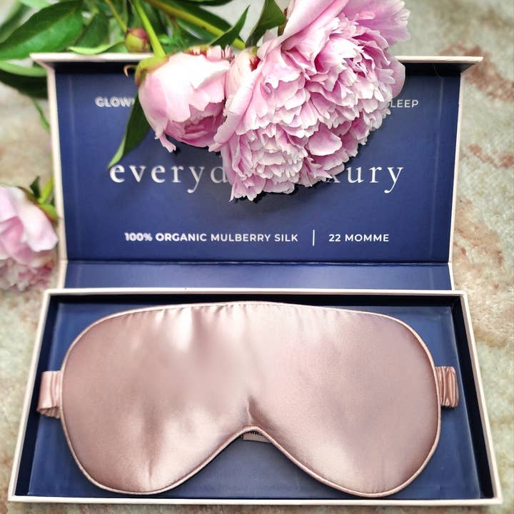 SYLKE THE LABEL - Venta al por mayor Antifaz - Máscara de dormir de seda 100 % orgánica de morera en tono Bombshell Blush5