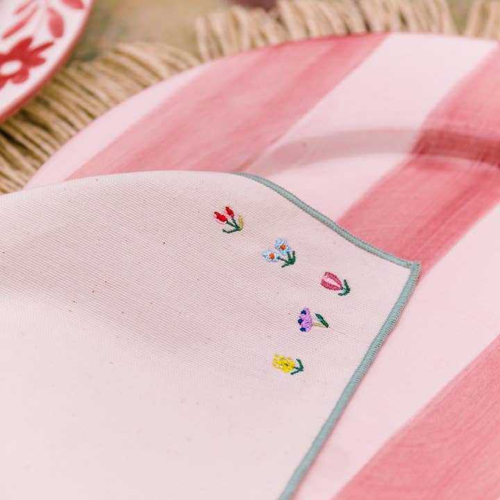 Guardanapos da Nazaré com bordado de flores for wholesale by Torres Novas