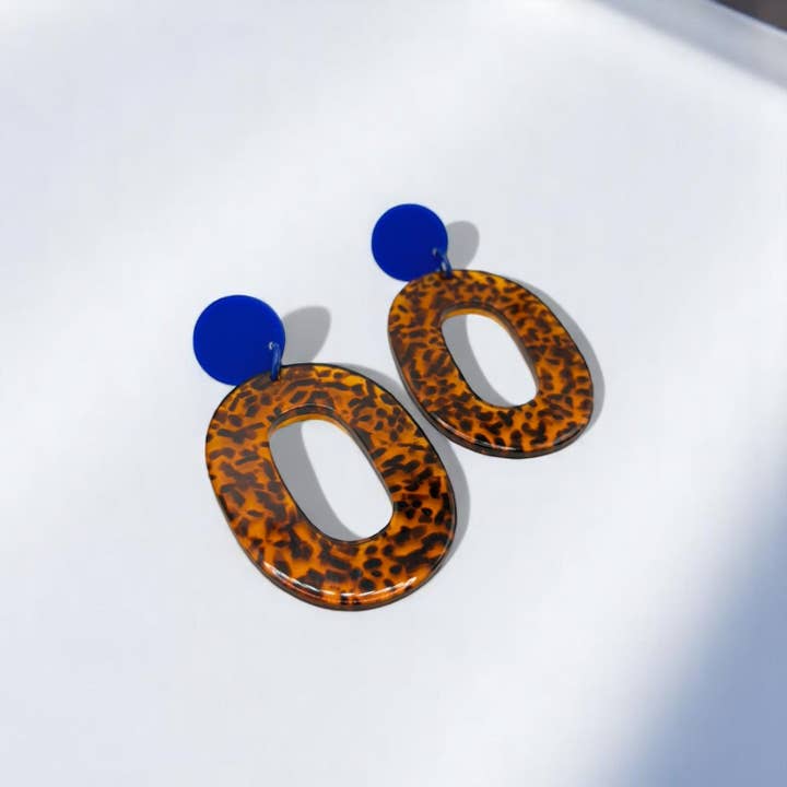 Sophia luipaard hangende oorbellen voor wholesale door Camila Brua