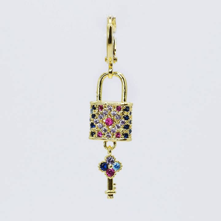 Ciondolo a forma di lucchetto incantato CH-150 per la vendita all'ingrosso da parte di Treasure Jewels Inc.