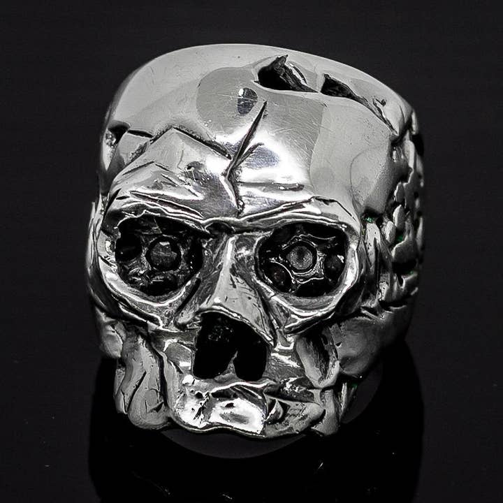 Anillo de plata con forma de calavera con ojo de diamante negro para venta al por mayor de JUNGLE TRIBE