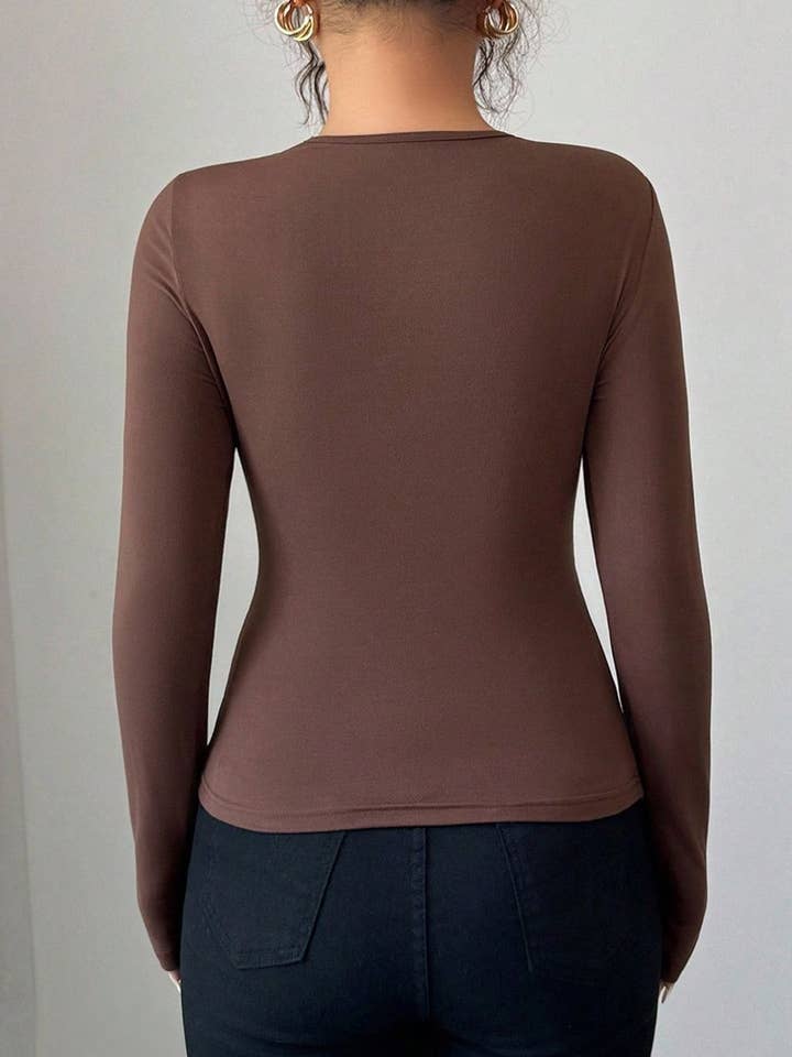 Lovenne - Wholesale Knit Top - Women's - Asymmetric cutout slim-fit top5