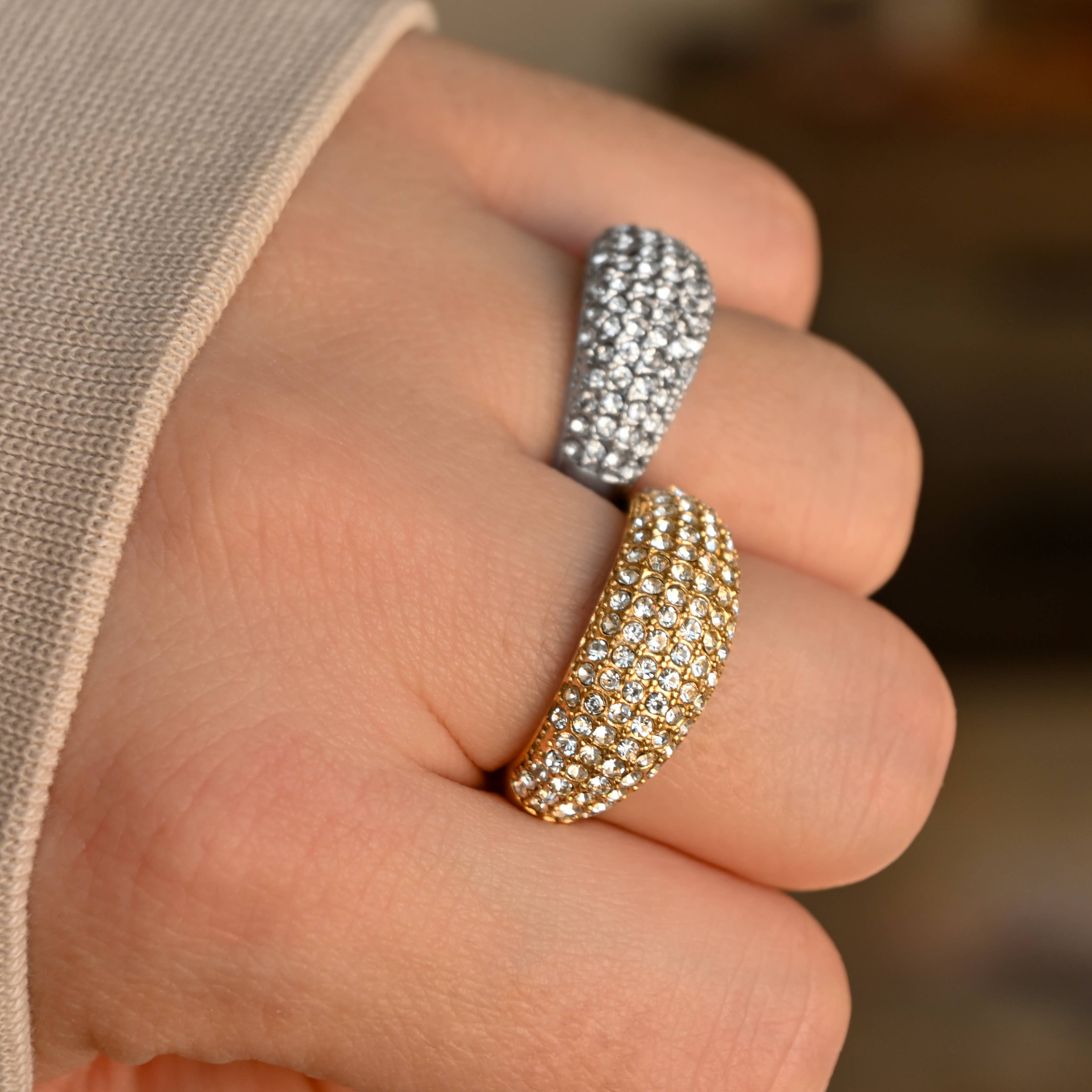 Blueyejewelry - Vendita all'ingrosso Anelli multipietra - Anello a cupola con diamante - Anello a cupola spessa impermeabile con pavé di zirconia cubica9