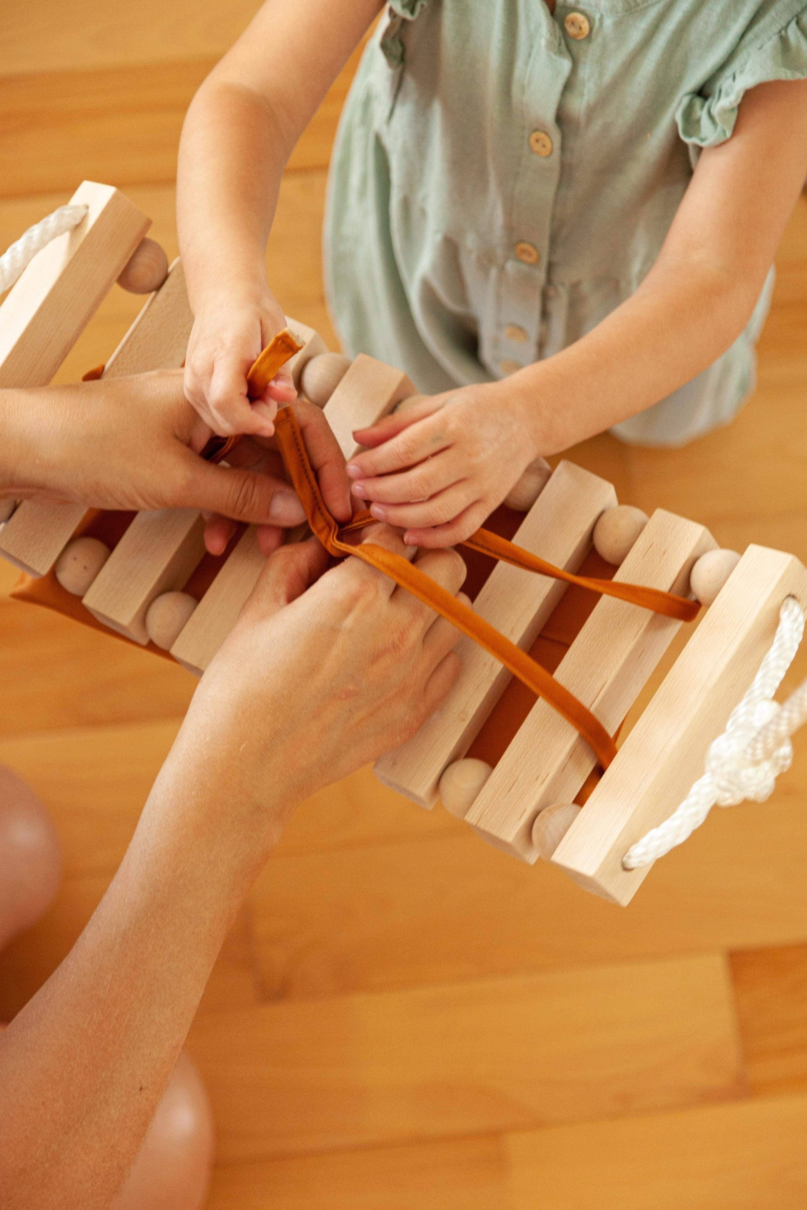 Kantalou - Vente Balançoire – enfant et bébé - Coussin Bretzel Balançoire banane3