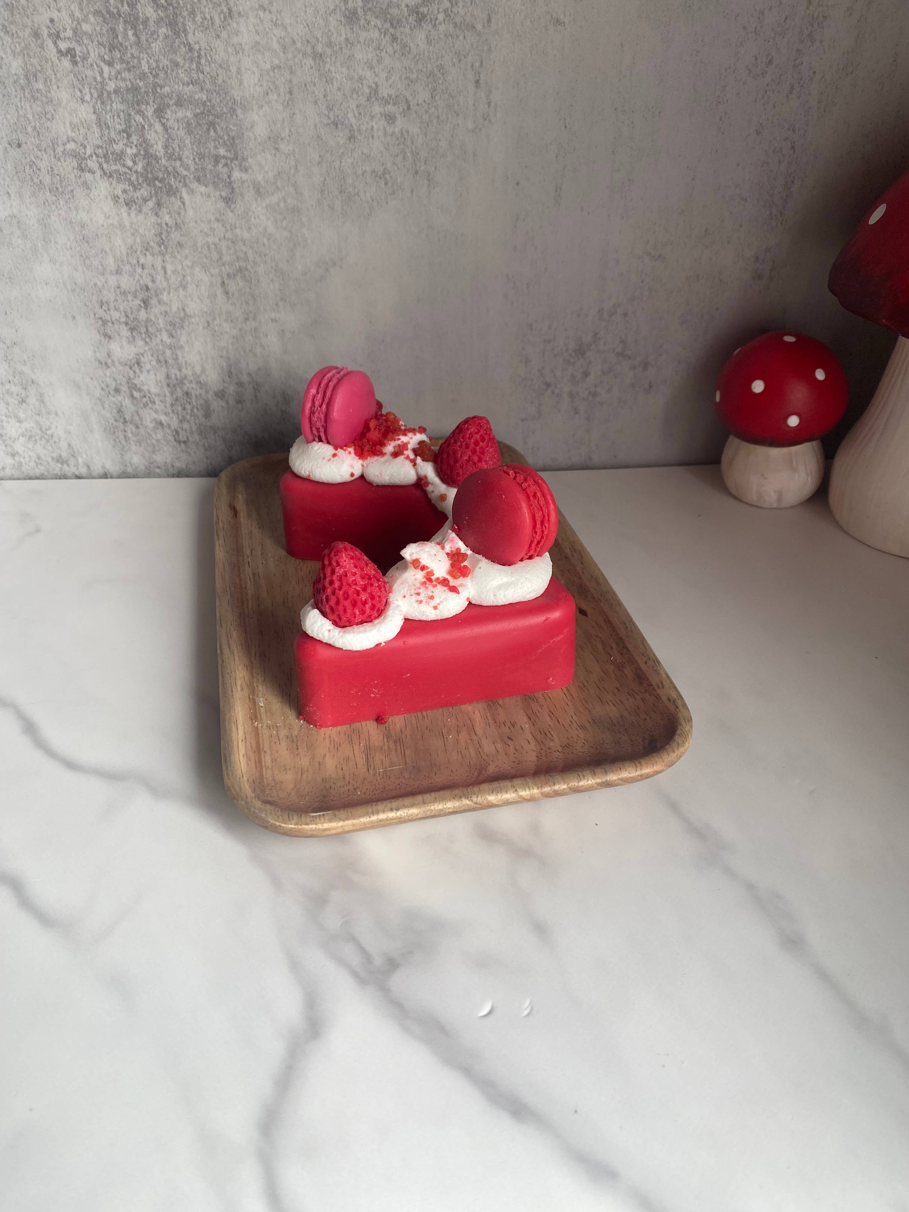 Wild Child Studio Co – Cera sólida por atacado – Cera de fatia de bolo de queijo de morango derrete1