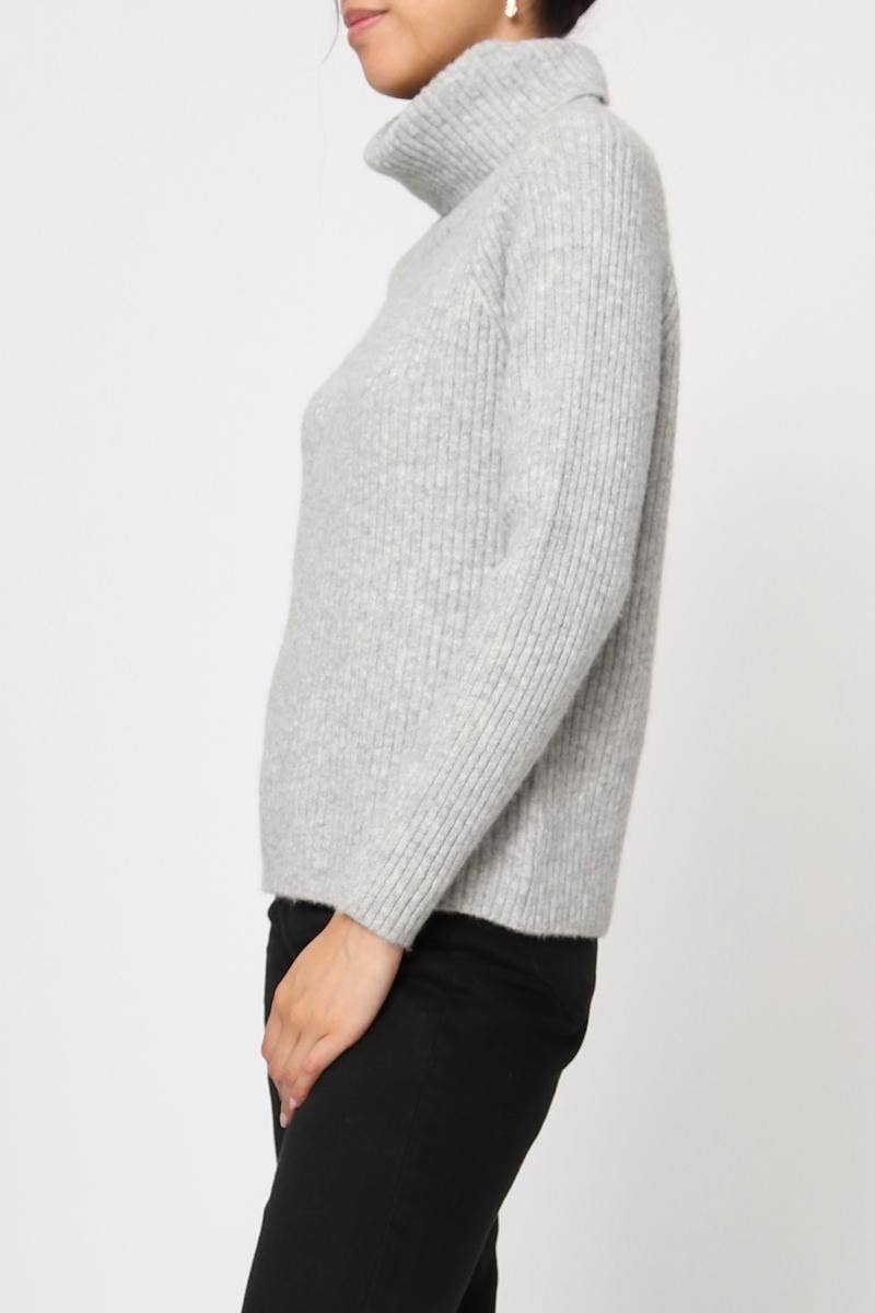 DIX-ONZE - Vente Pull en maille – femme - Pull Maille Côtelée – Col Roulé & Manches Longues5