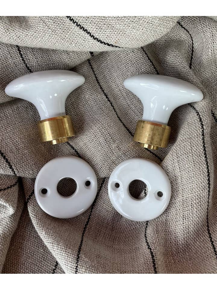 Selkis double button on rosette for wholesale by SUBTILE HOME