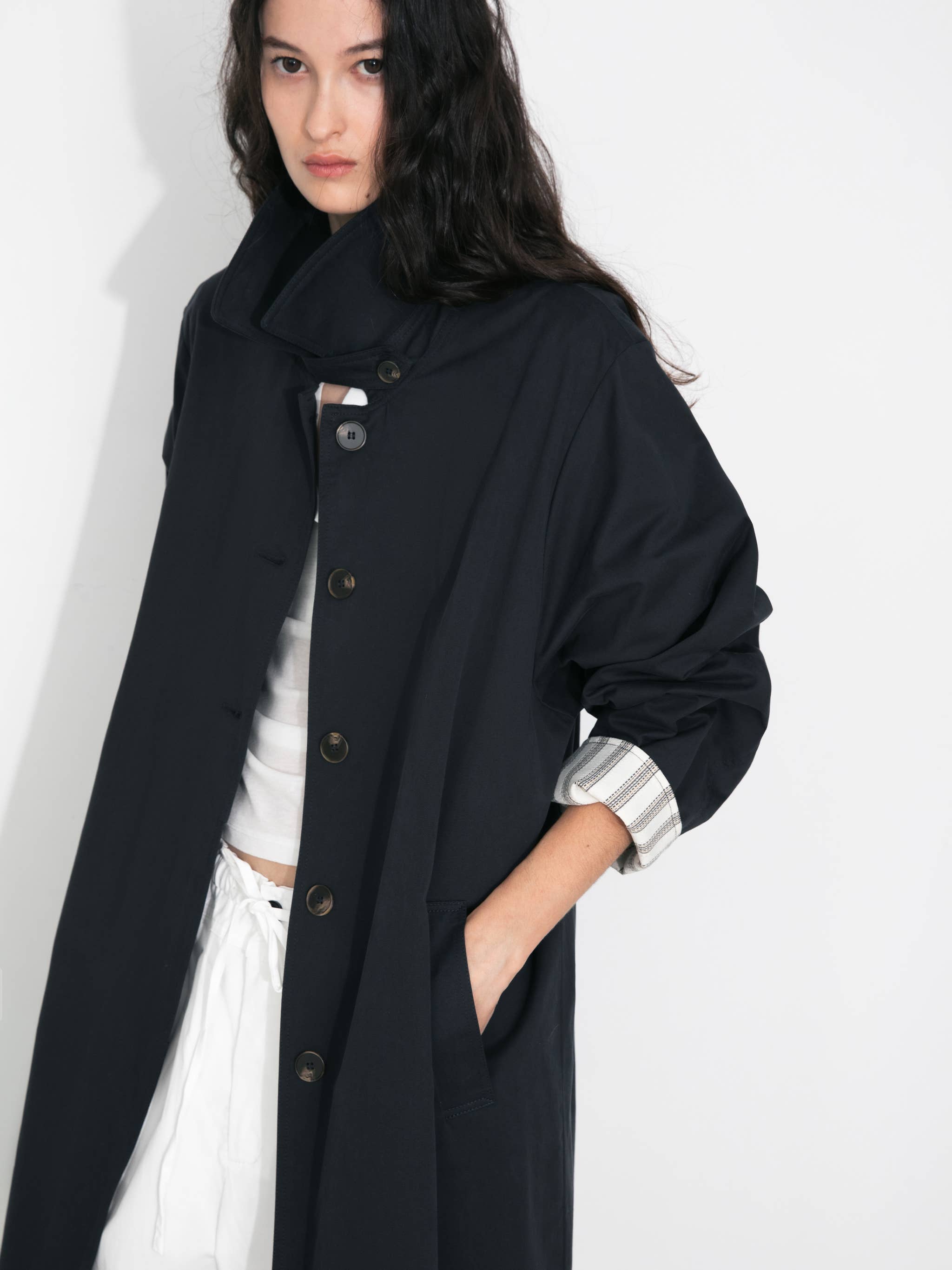 CUBIC - Wholesale Trenchcoat - Dames - Macintosh trenchcoat met gestreepte voering6