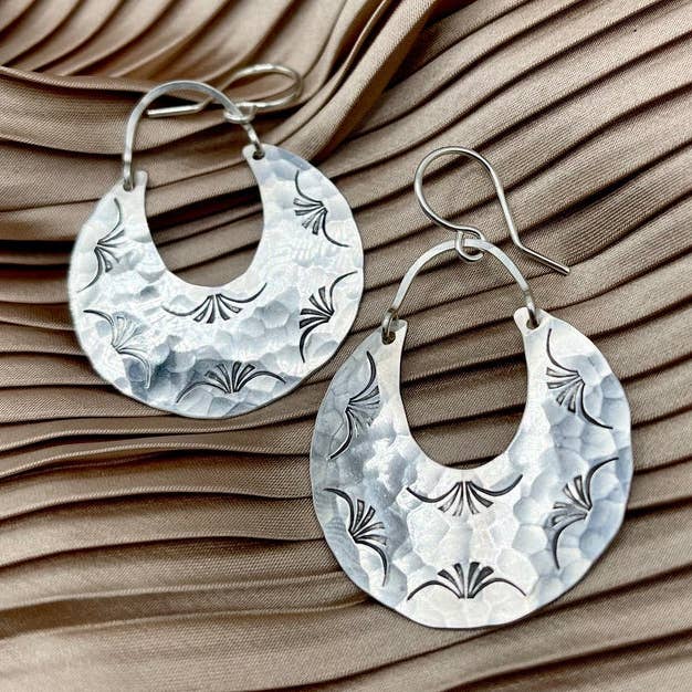 Julian Örhängen för wholesale av Fluff Hardware