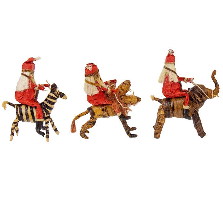 Global Crafts – Engroshandel Bordpynt – Sæt med tre banan Fiber Santa Riding på Safari Dyr- Li