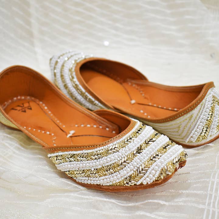Raahi Global - Wholesale Flats – Women’s - Leather White Embellished Balle Indian Jutti Flats2
