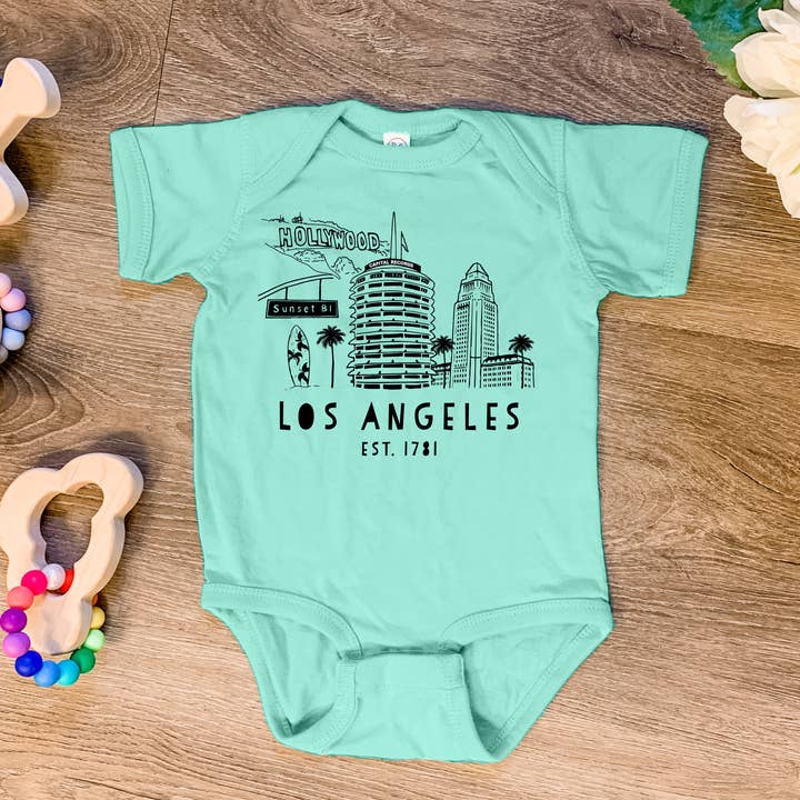 Los Angeles, CA Skyline - Babysko - LA, LAX, Hollywood for engroshandel hos Moonlight Makers