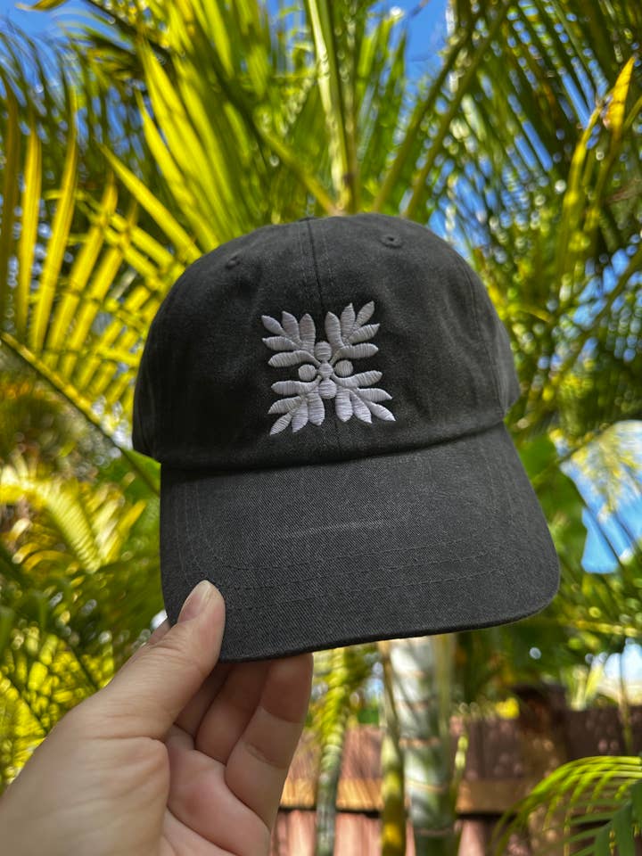 ulu brødfrugt quilt design broderi baseballkasket ulu for engroshandel hos HI Family