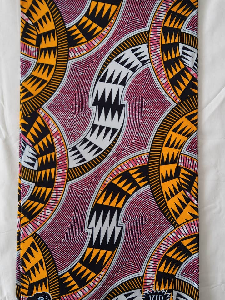 HOCHWERTIGER AFRIKANISCHER WACHSSTOFF MIT VERZIERTEM MUSTER - 6-YARD-BÜNDEL für den Großhandel von ASKA London