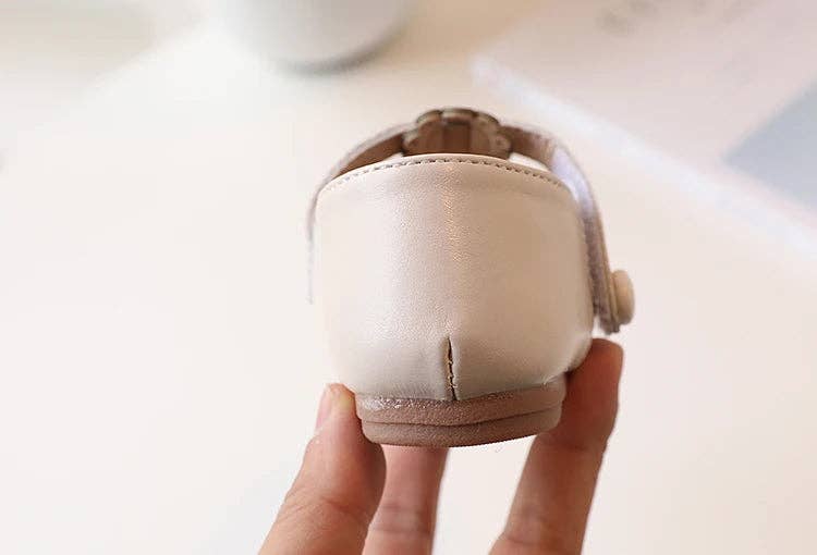 KiddieKickz - Vendita all'ingrosso Ballerine/mocassini - Bambini - Ballerine in pelle con cinturino a T per bambine: scarpe eleganti dal tocco retrò13