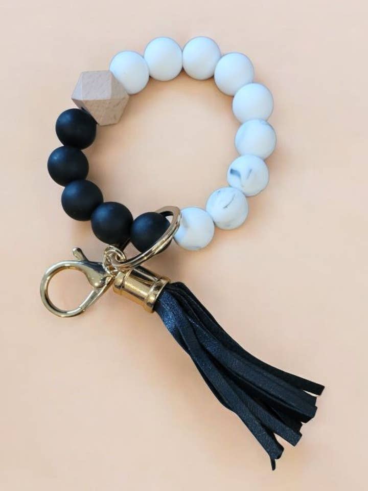 Bracelet en silicone noir et marbre pour la vente par The Wristlet Bar