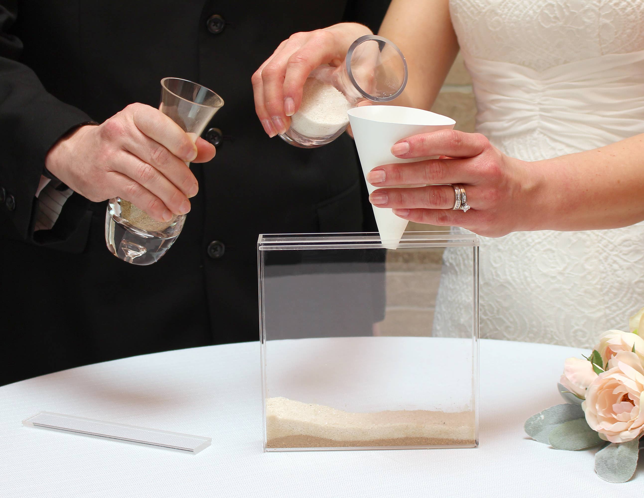 Lillian Rose - Vente Décorations de table - Ensemble de cérémonie Unity Sable Acrylique Lillian Rose2