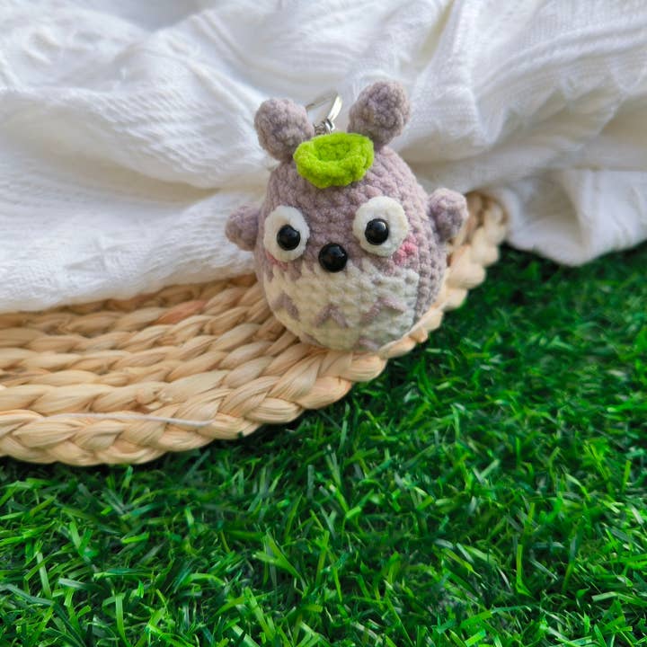 Anh2 LTD - Vente Breloque décorative pour voiture – unisexe - Pendentif de voiture en crochet Totoro, suspension de voiture en forme de chinchilla au crochet 2