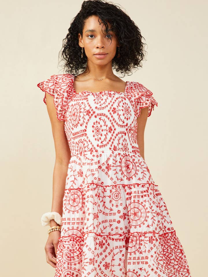 Robe à volants festonnés brodée à œillets pour femmes pour la vente par Hayden LA