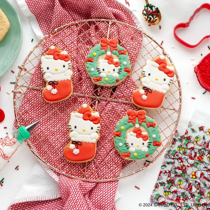 Handstand Kitchen - Wholesale Cookie Cutter - Hello Kitty® Holiday Cookie Stamp and Frosting Set - 27pc5