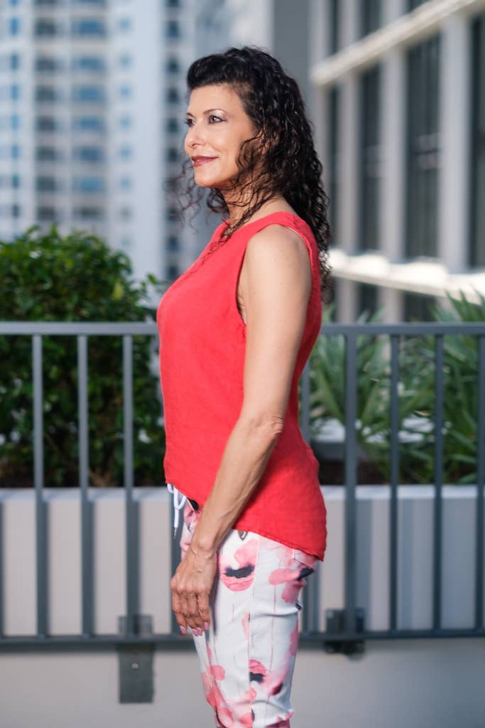 TINA Stephens Italy/Tees By Tina – Großhandel Bluse – Damen – Anabelle Knopfleiste hinten (BT114)22