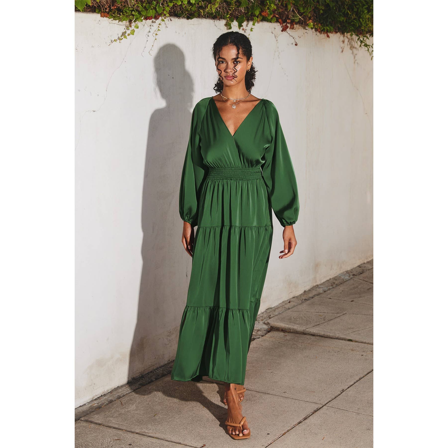 Dress Forum - Vente Robe – femme - Robe longue en satin à taille smockée0