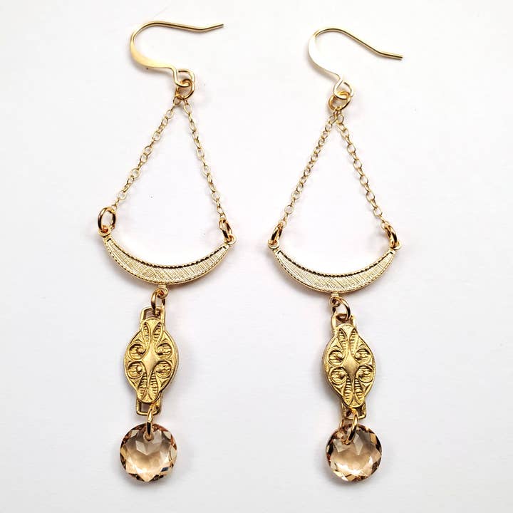 Gold Crescent Drops voor wholesale door Verdier Jewelry