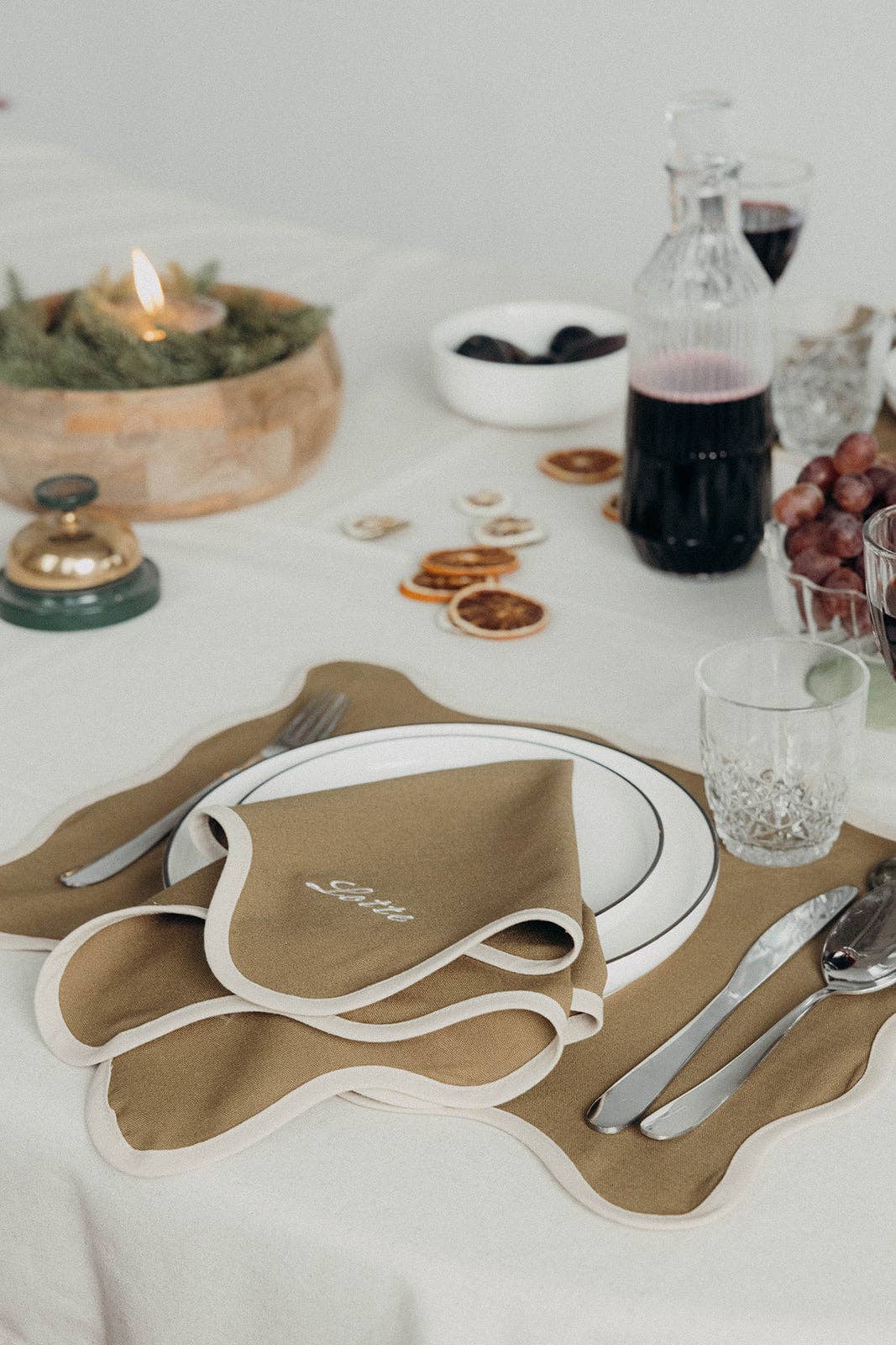 Vivé - Wholesale Placemat - Lilou Scallop PLACEMAT2