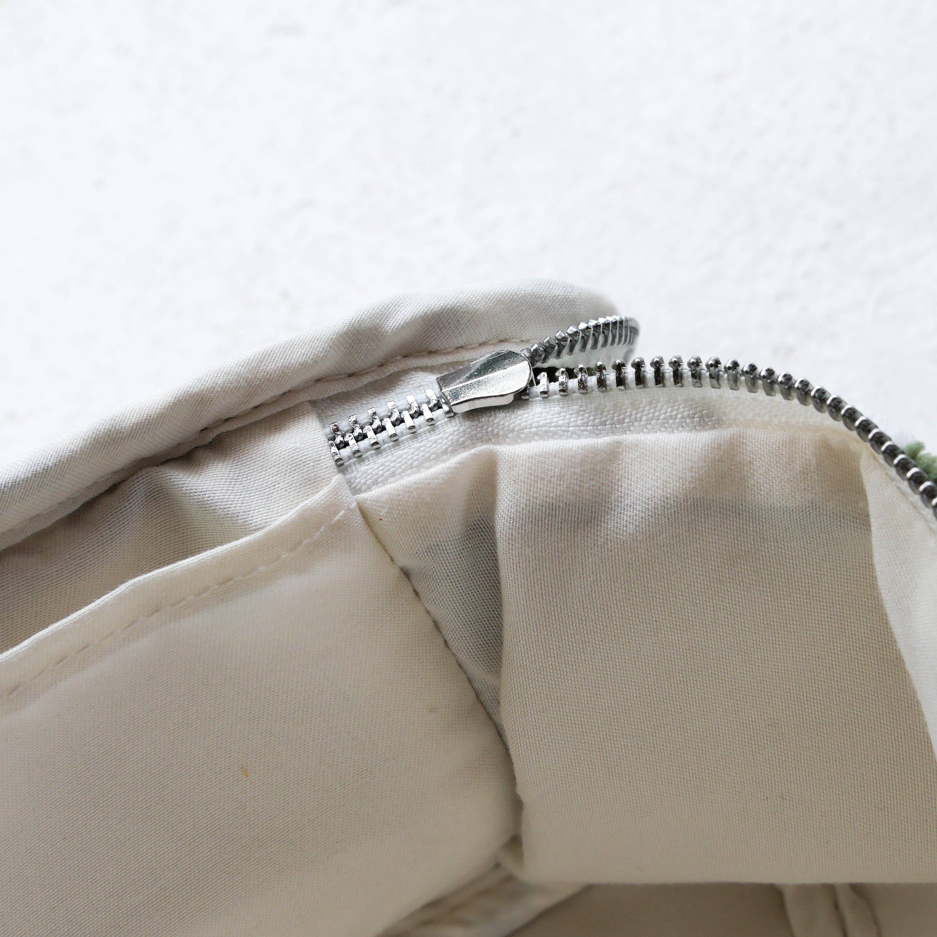 Gentil Coquelicot Paris - Wholesale Makeup/Cosmetic Bag - Checkered sponge vanity (3 colors)8