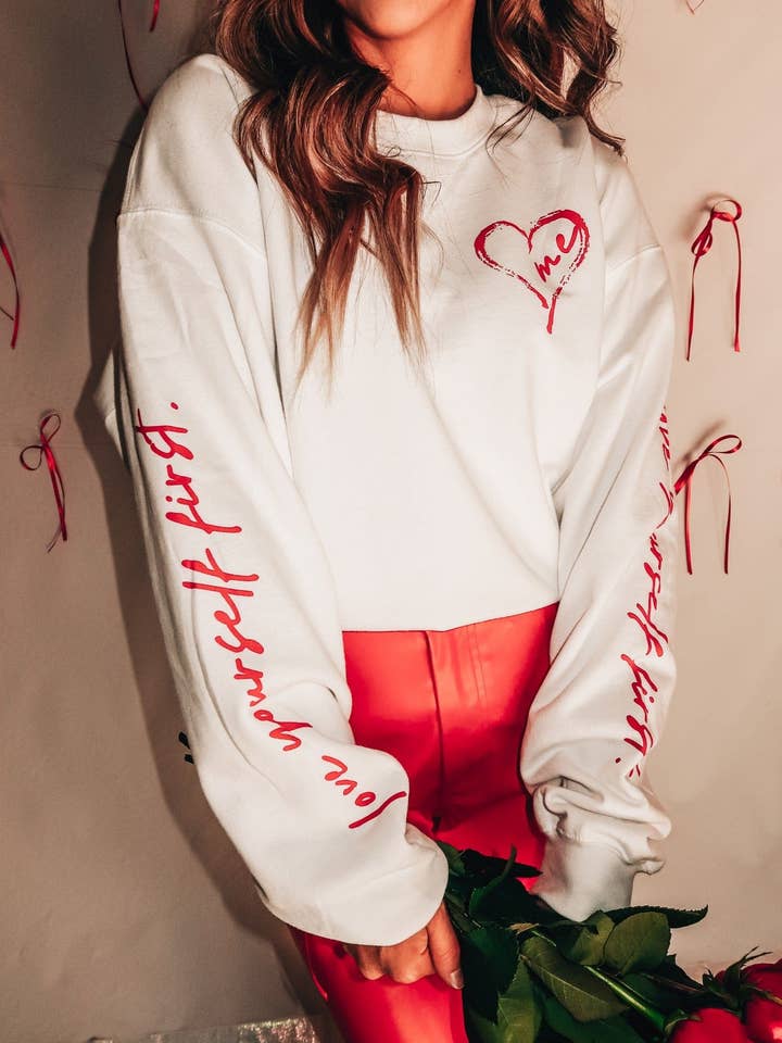 Sweat Love Yourself First pour la vente par Southern Bliss Co.