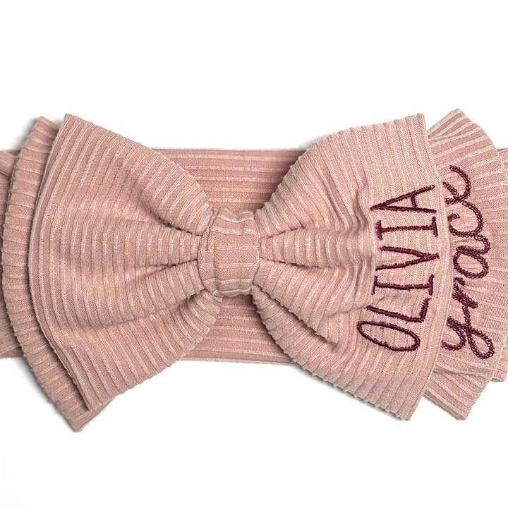 Muave Prénom & Deuxième Prénom Arc pour la vente par Bringing Home Baby