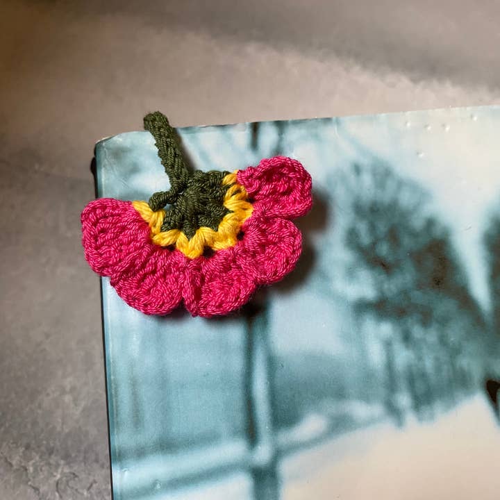 Honey Art and Nature - Vendita all'ingrosso Segnalibro - Simpatico segnalibro a forma di fiore lavorato all'uncinetto, accessorio con motivo floreale rosa