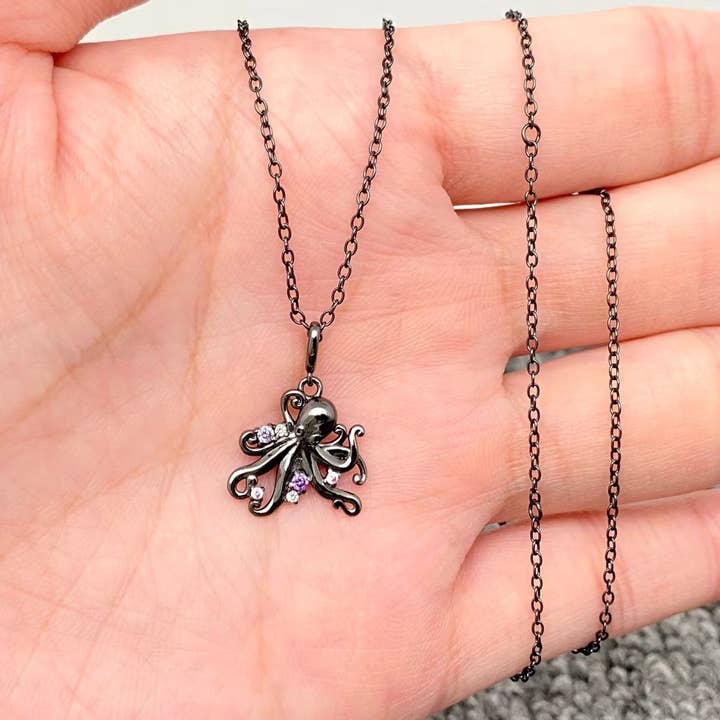 Collier gothique à breloques en forme de poulpe noir en argent sterling S925 - GT pour la vente par Mio Queena