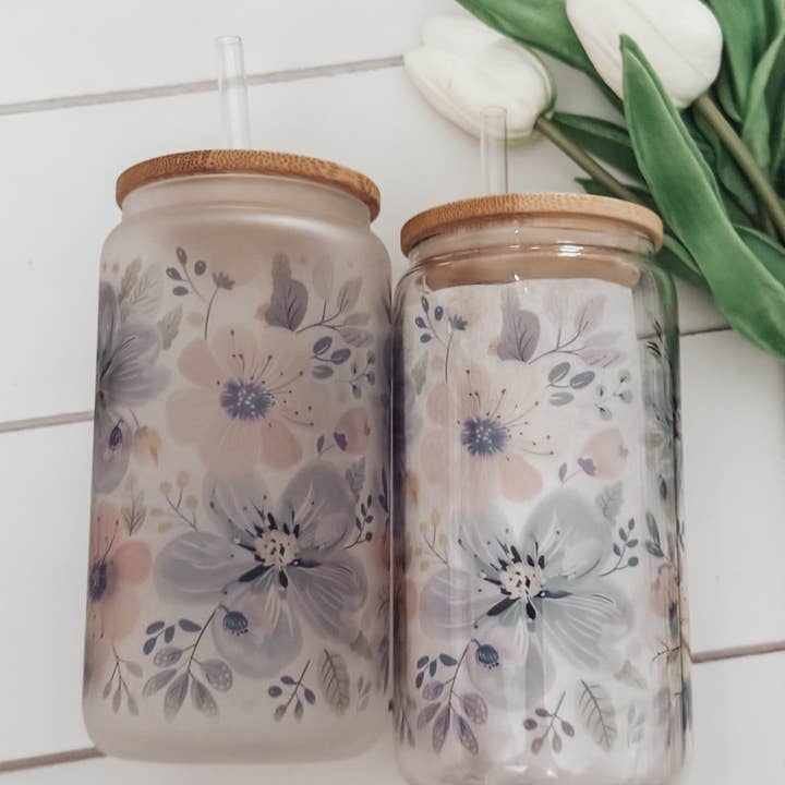 Emma K Designs - Wholesale Drinking Glass/Cup - Spring Floral 16oz Glass Cup with Bamboo LidÂ