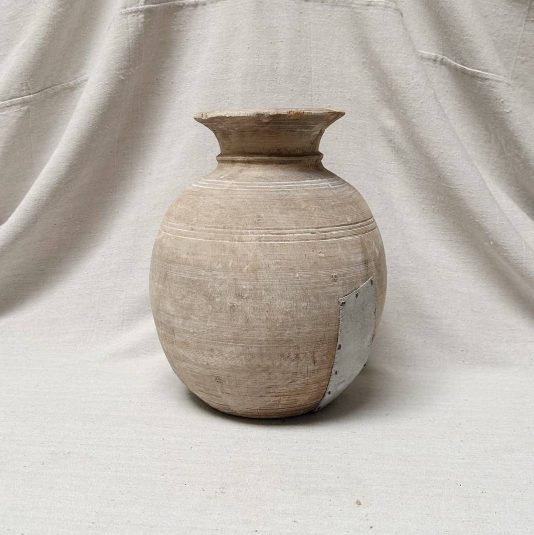 Sandstone & Sage - Wholesale Vase - Antique Neutral Primitive Wooden Vase7