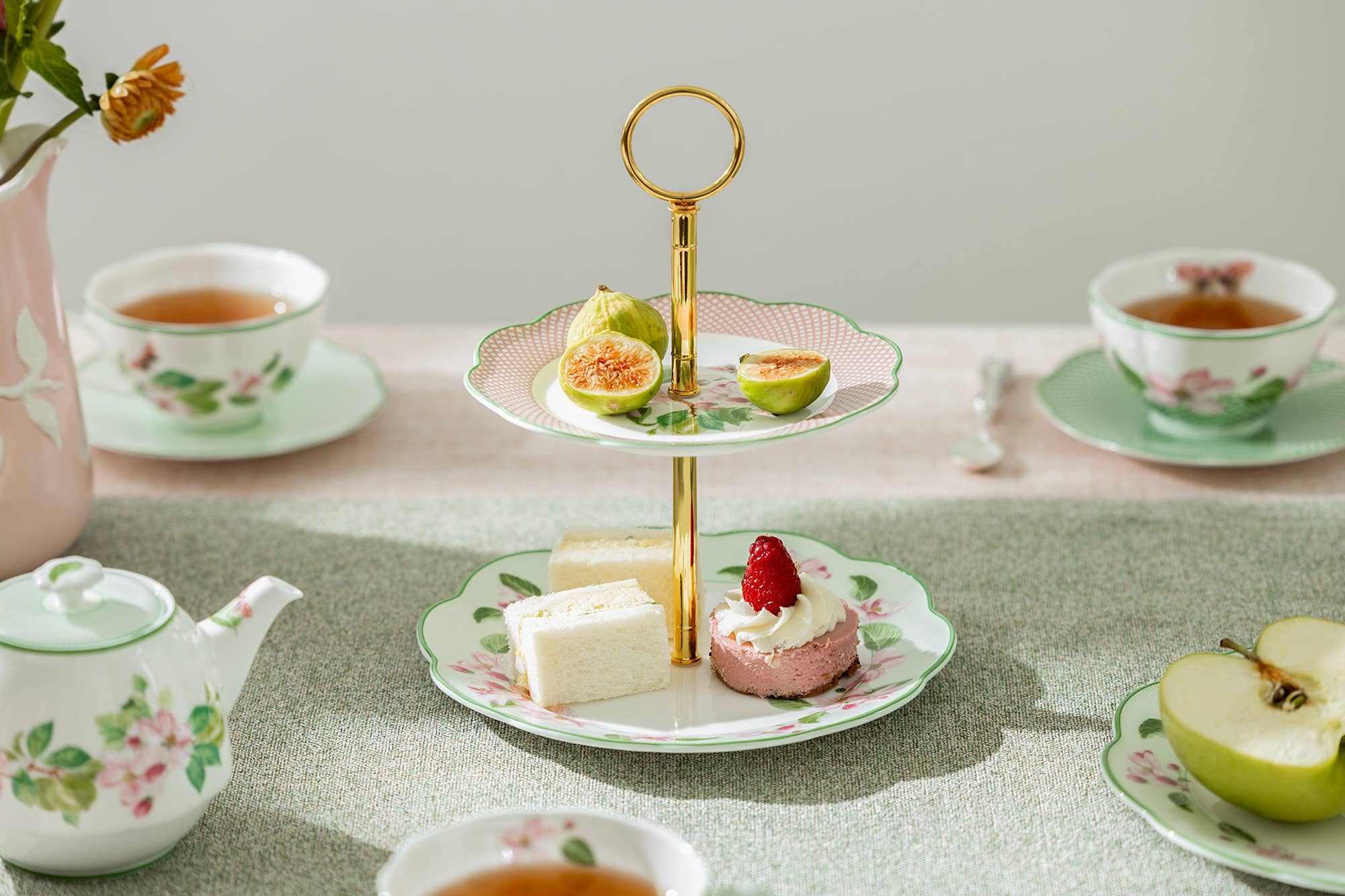 Grace Teaware - Vente Plateaux de service - Présentoir à 2 niveaux en porcelaine fine Apple Blossom 8" avec boîte cadeau