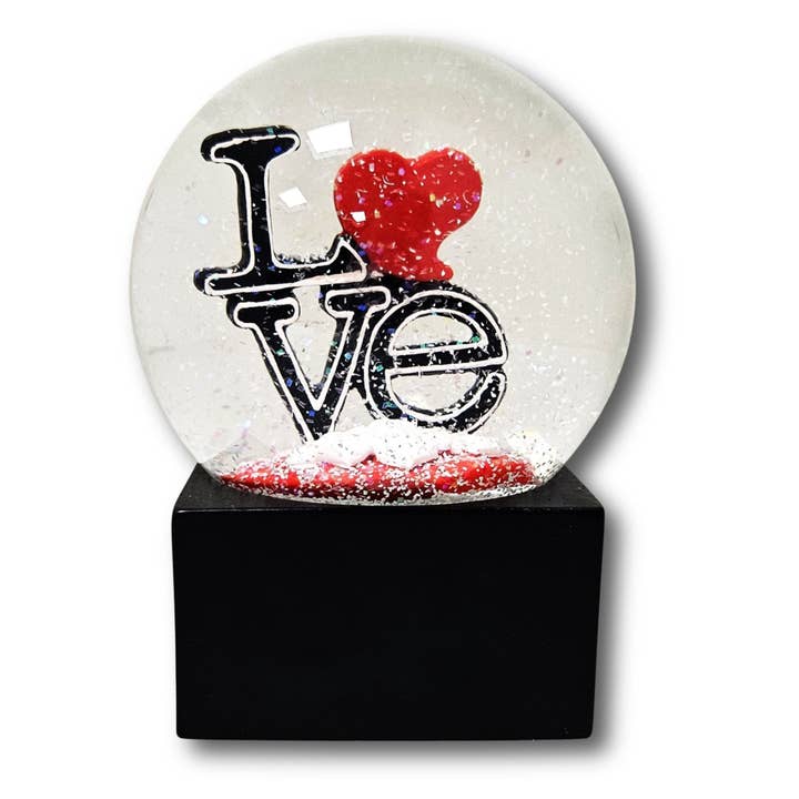 Palla di neve moderna design LOVE su base nera angolare diametro 100 mm per la vendita all'ingrosso da parte di Schneekugelhaus