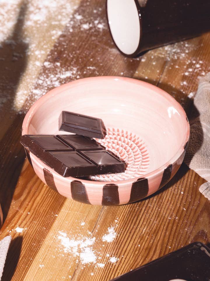 Vintage Pottery Grater Bowl – Pink and Brown / CHOCOLATE for wholesale by Alfar Tierra Cocida