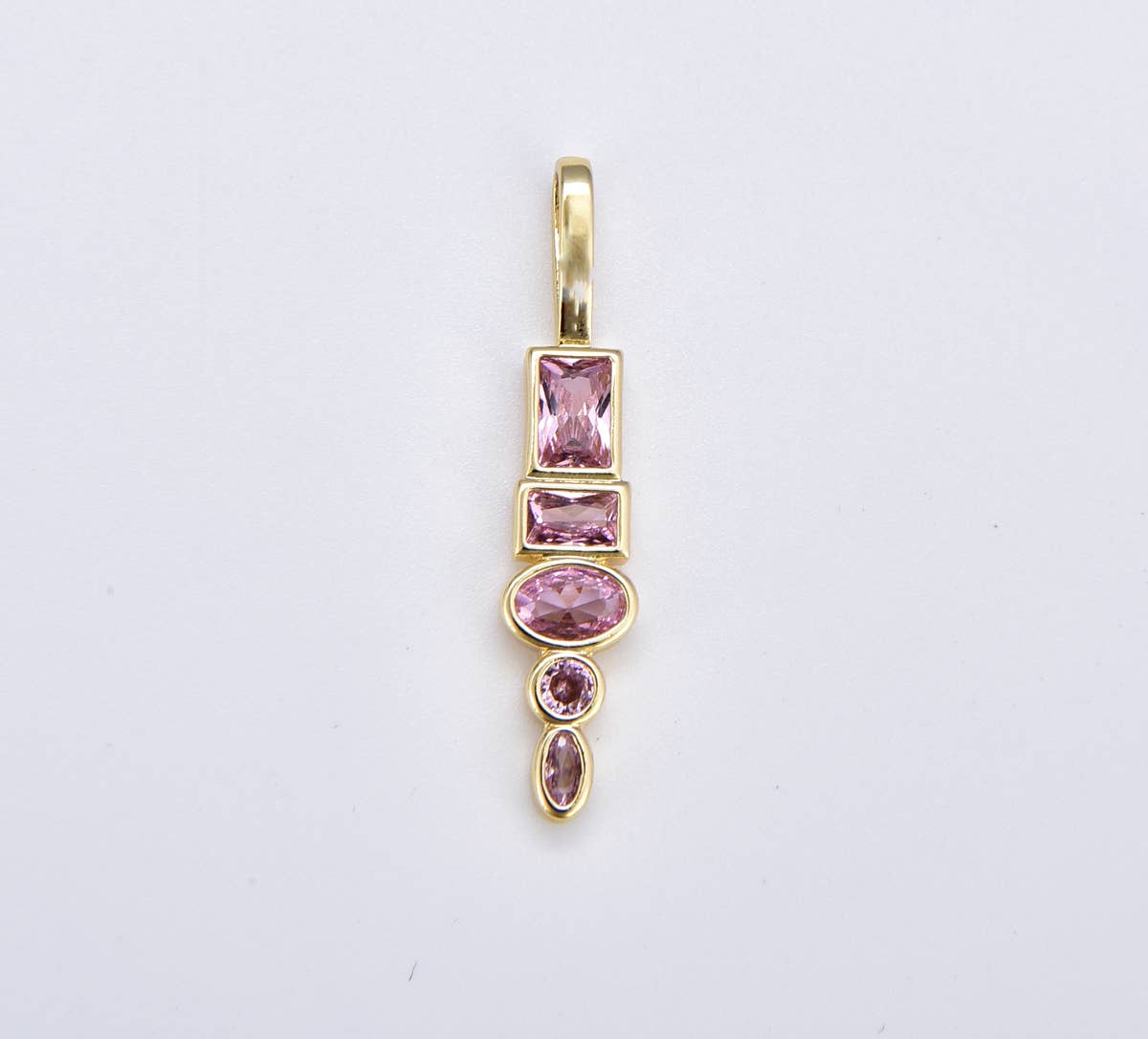 Beads Creation – Engroshandel Vedhæng/charm – Guldfyldt geometrisk form Pave Drop Charm vedhæng CP1880