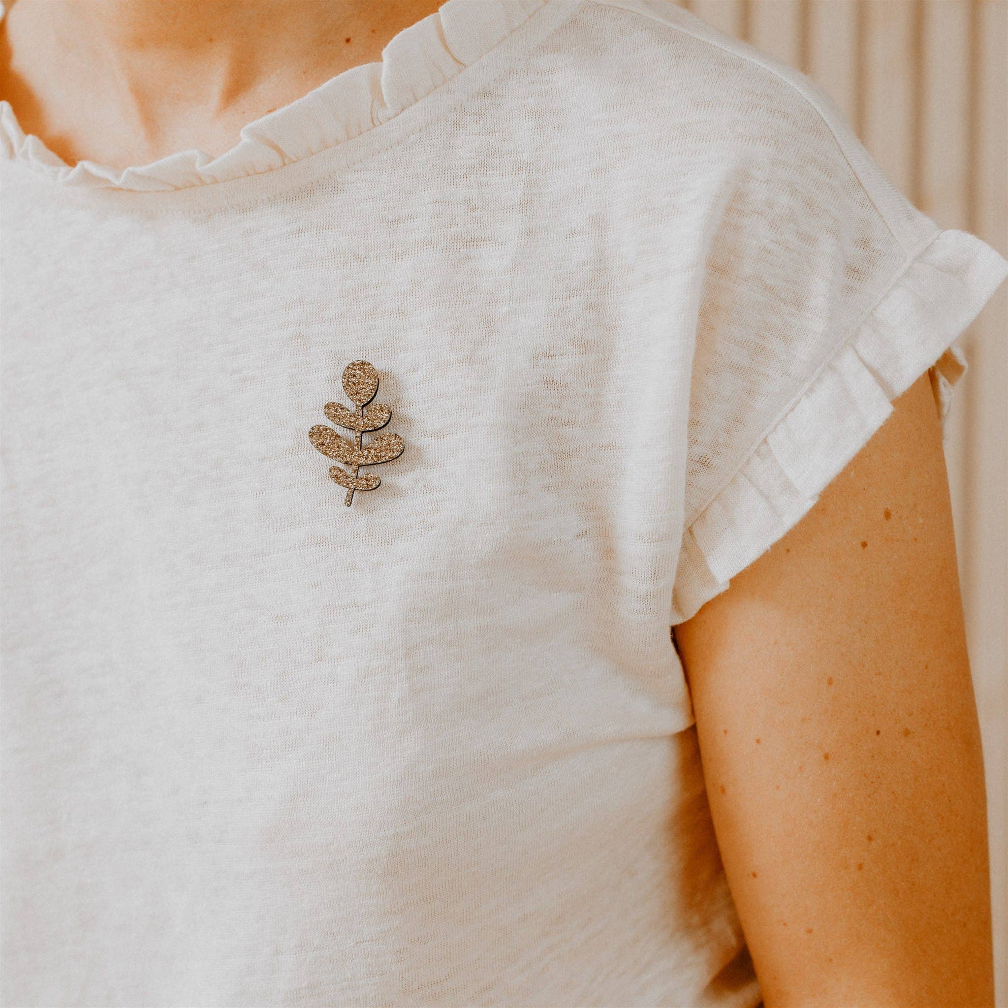 Les Petites Hirondelles – Engroshandel Broche – Glitrende nål - Bladgren4