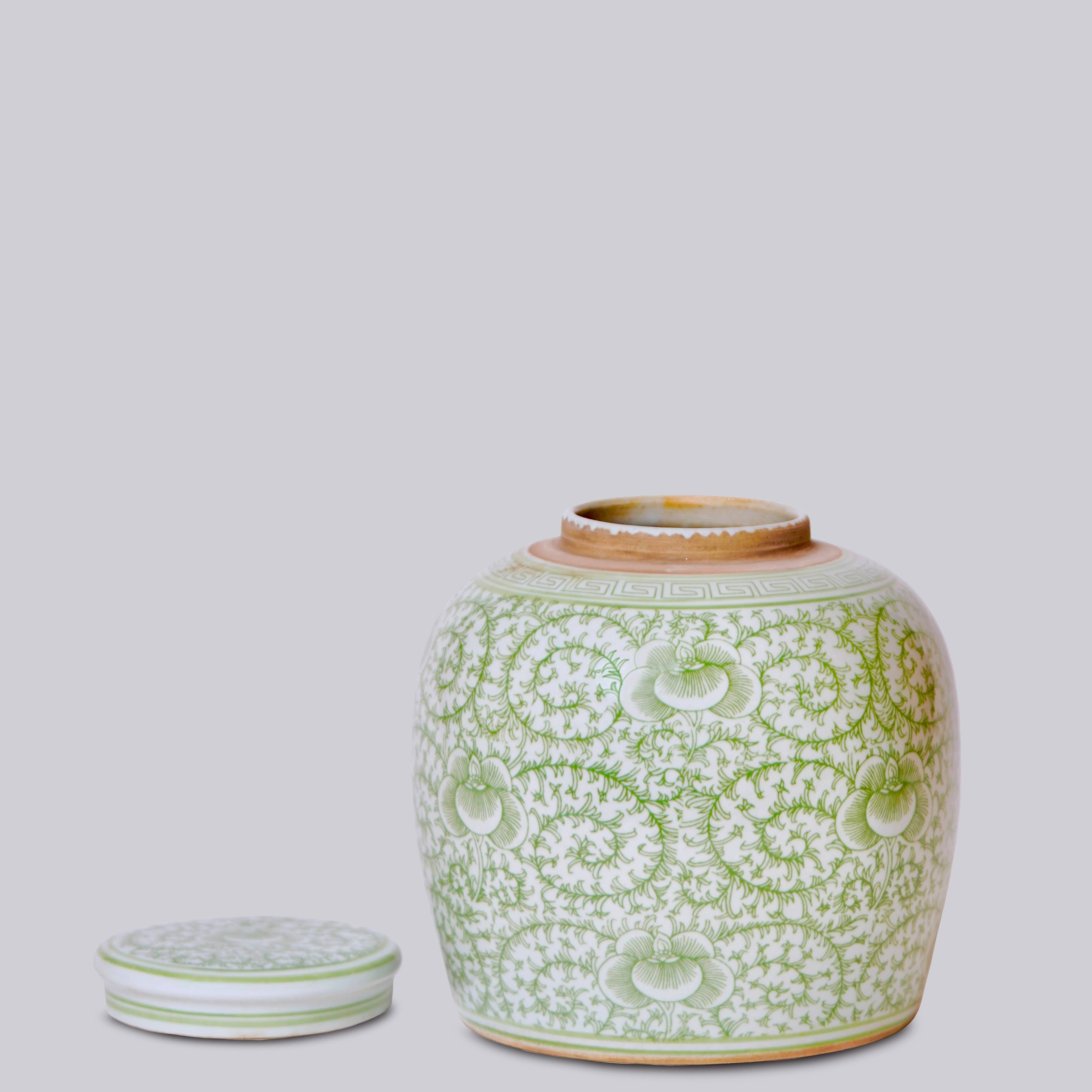 Cobalt Guild - Wholesale Decoratieve pot - Groene en witte porseleinen pot met scrollende pioenroos2