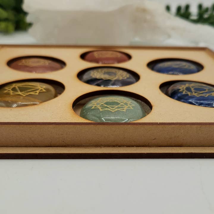 Meraki Gemstones - Wholesale Spiritual Stone/Crystal - Chakra Crystal Set-Palmstone Shape-Yoga/Meditation Box-Wood