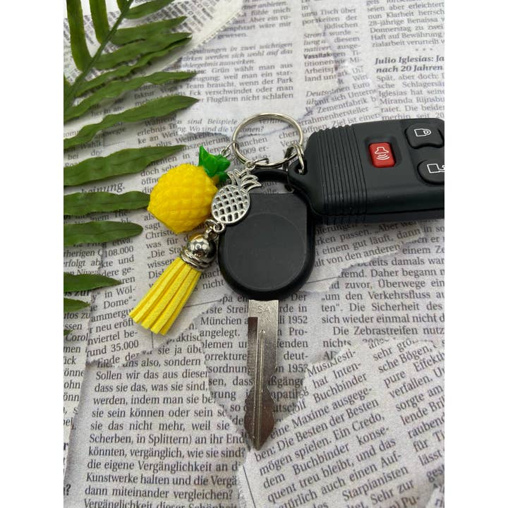 StayTay Store – wholesale Nyckelringar - Dam – Ananas | Fruit Keychain | Summer Purse Accessory | Zipper Pull | Nyckelring för handväska | Ryggsäck dragkedja nyckelring