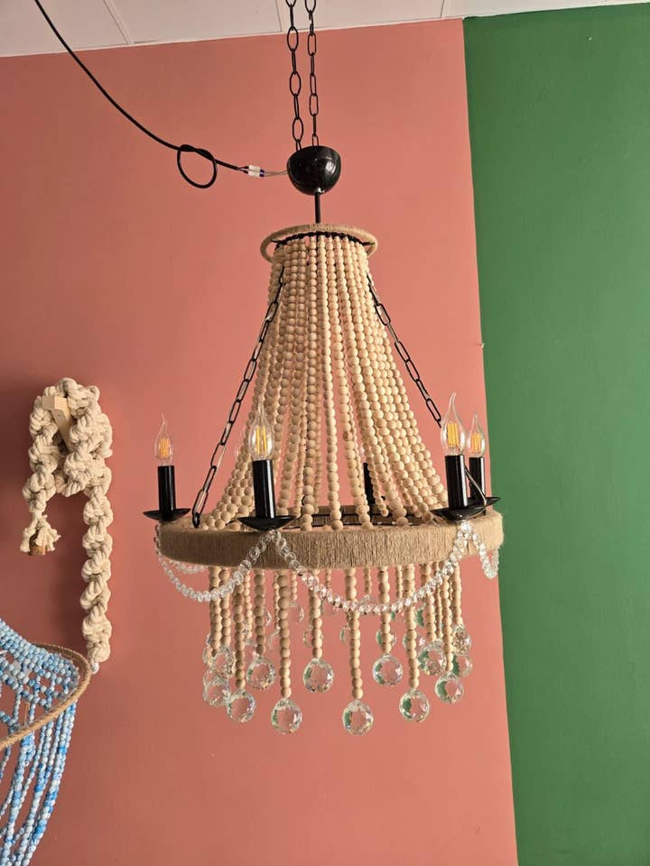 Lustre en perles de cristal, suspension rustique de style ferme, lampe de plafond en perles de bois, éclairage de salle à manger. pour la vente par Joy's Arts