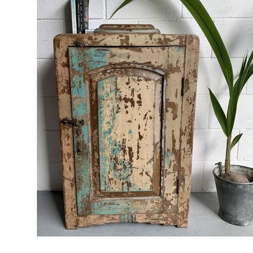 Impresionante armario de madera original y colorido para venta al por mayor de Paloma Black (Casa Natura Design, S.L.)