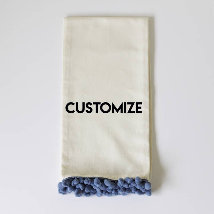 * ASCIUGAMANO POM (BLU) - Design Personalizzato per la vendita all'ingrosso da parte di Wildwood Landing