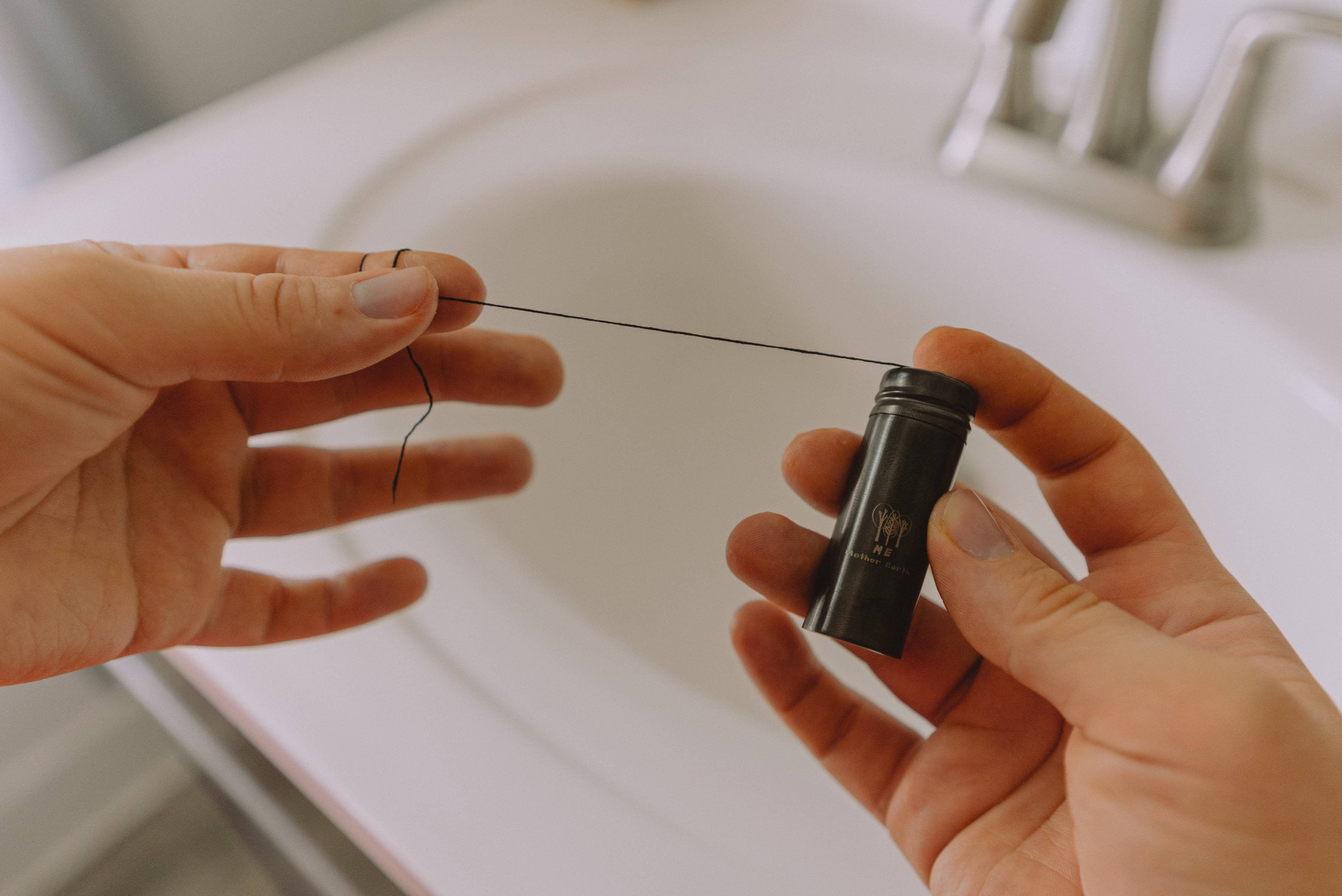 Me Mother Earth - Vente Fil dentaire - Fil dentaire au charbon biodégradable végétalien - Acier inoxydable4